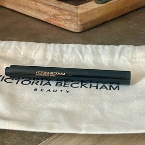 Victoria Beckham Black Concealer Pen